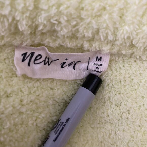 NEW IN Cropped Sweater Soft Knit Oversized Long Sleeve Relaxed Womens M Yellow - Picture 3 of 10